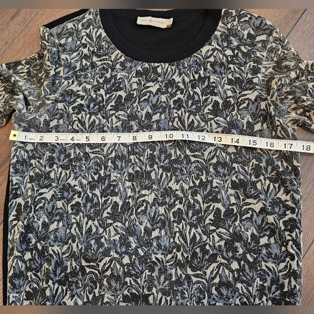TORY BURCH HONOUR METALLIC-PRINT JACQUARD & KNIT SWEATER - Size Small